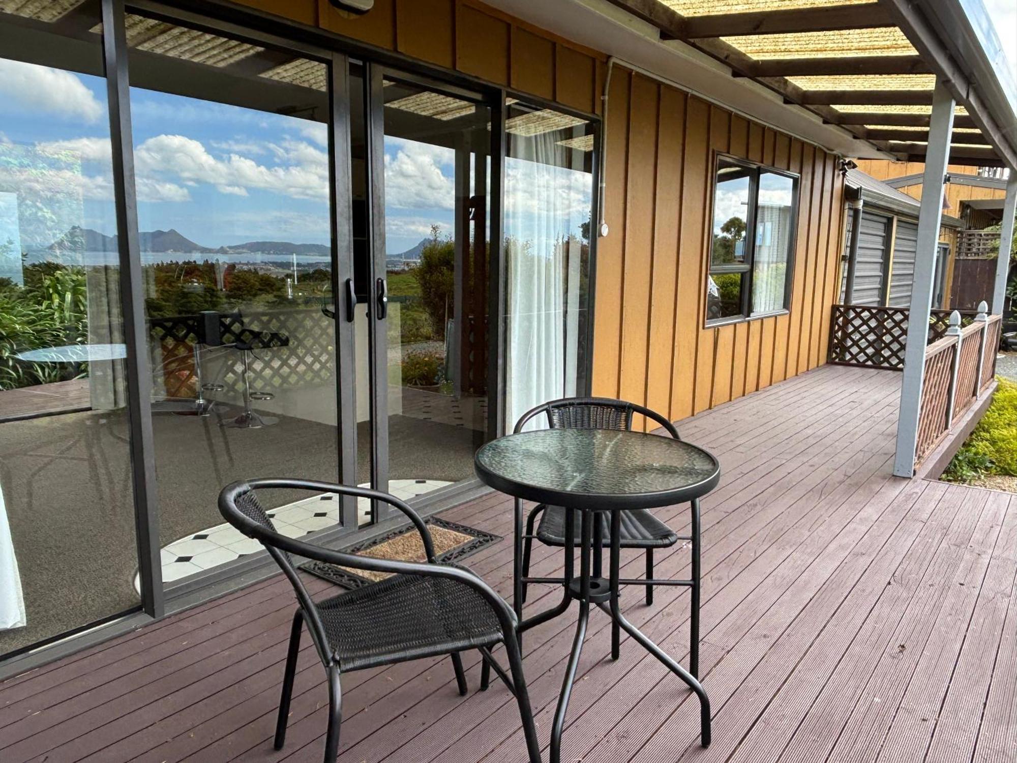 Ruakaka Retreat Hotel Exterior photo