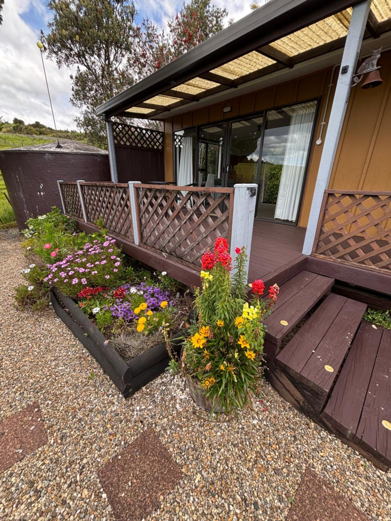 Ruakaka Retreat Hotel Exterior photo