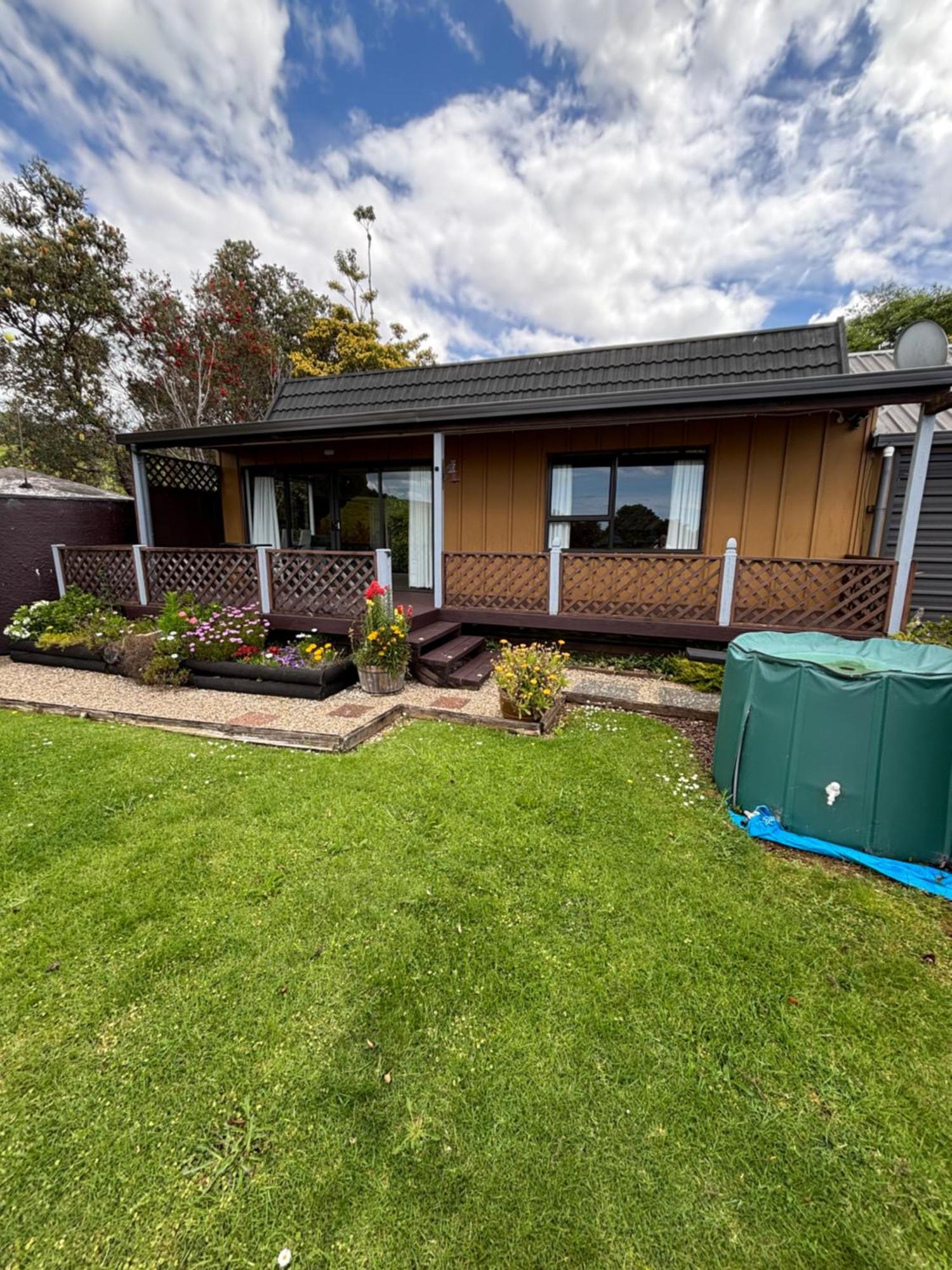 Ruakaka Retreat Hotel Exterior photo
