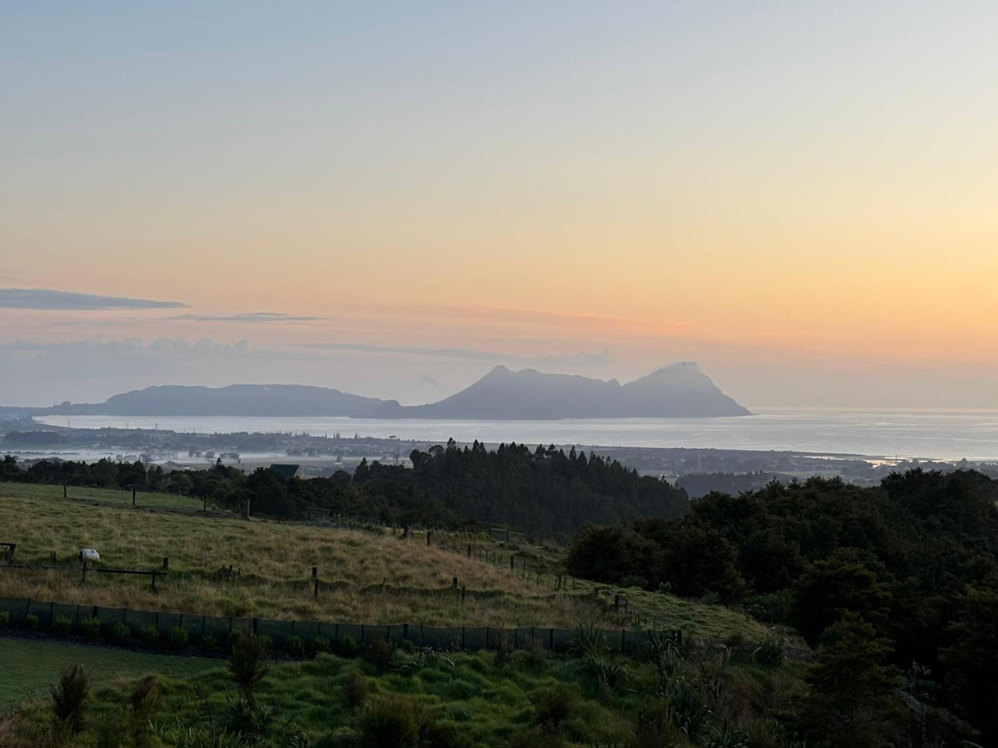 Ruakaka Retreat Hotel Exterior photo